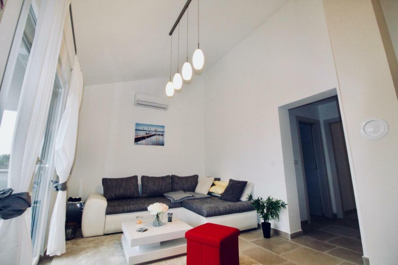 Apartments Ibis Čižići Екстериор снимка