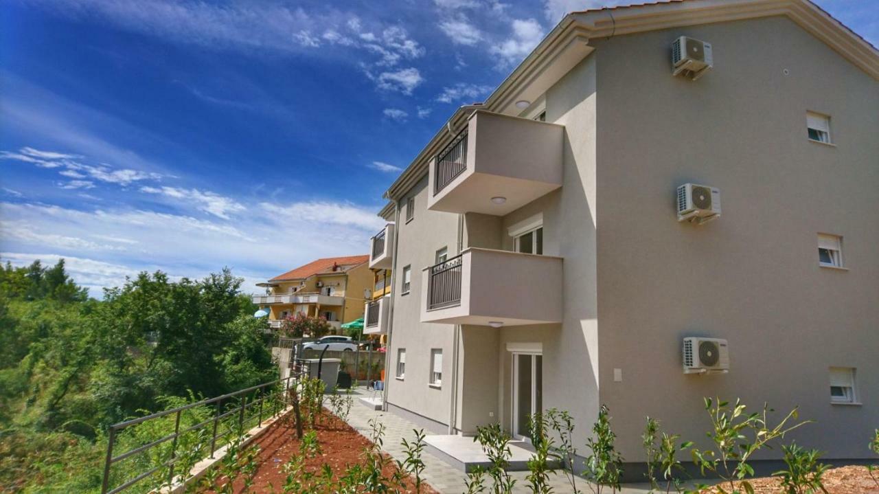 Apartments Ibis Čižići Екстериор снимка