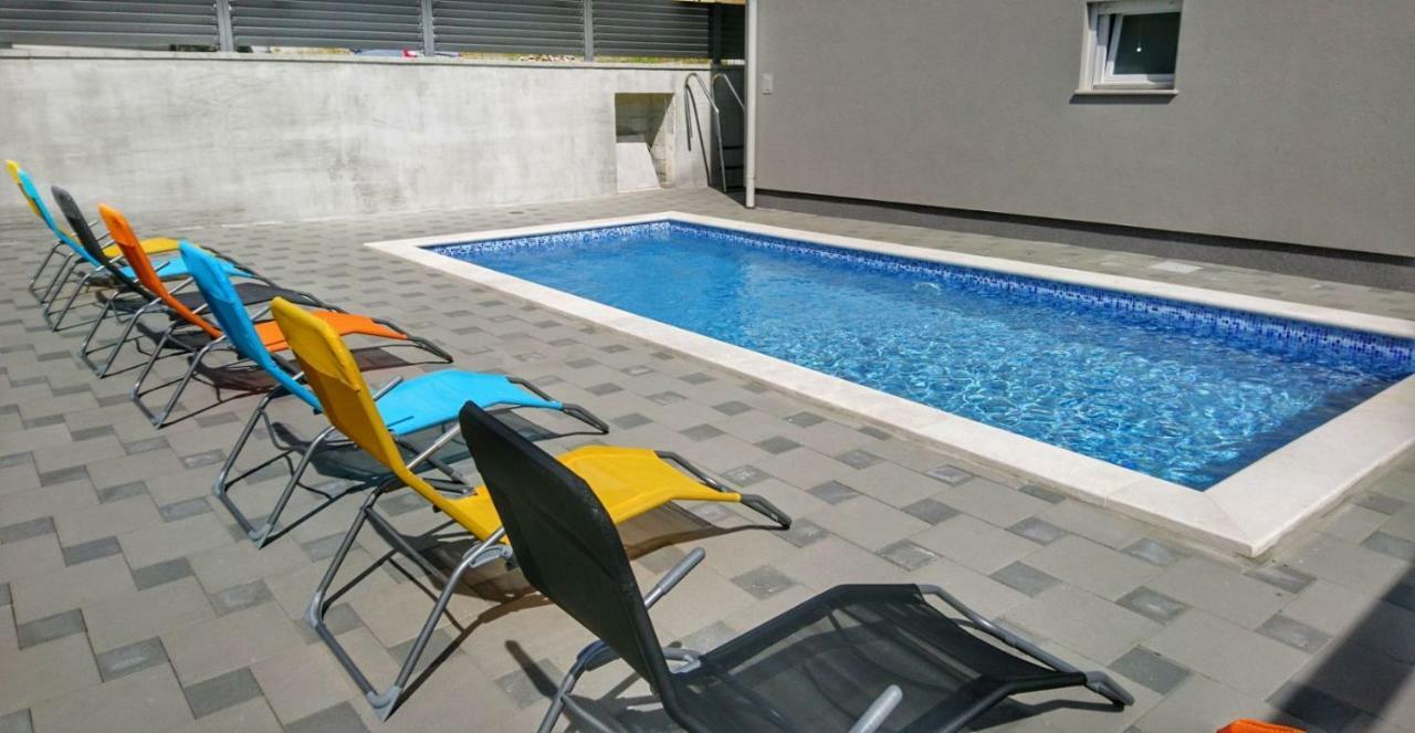 Apartments Ibis Čižići Екстериор снимка