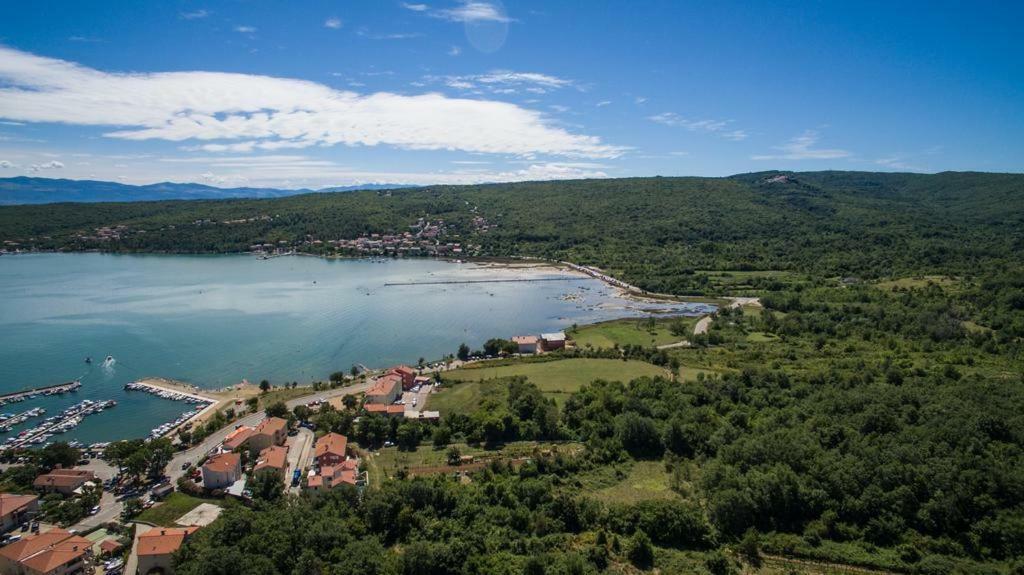 Apartments Ibis Čižići Екстериор снимка