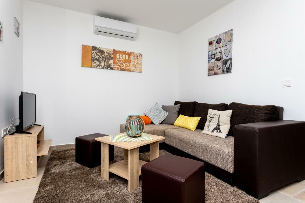 Apartments Ibis Čižići Екстериор снимка
