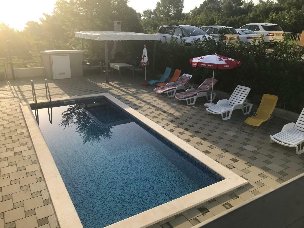 Apartments Ibis Čižići Екстериор снимка